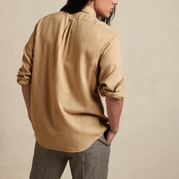 Banana Republic | Untucked Flannel Shirt in Camel | Large - Picture 3 of 7